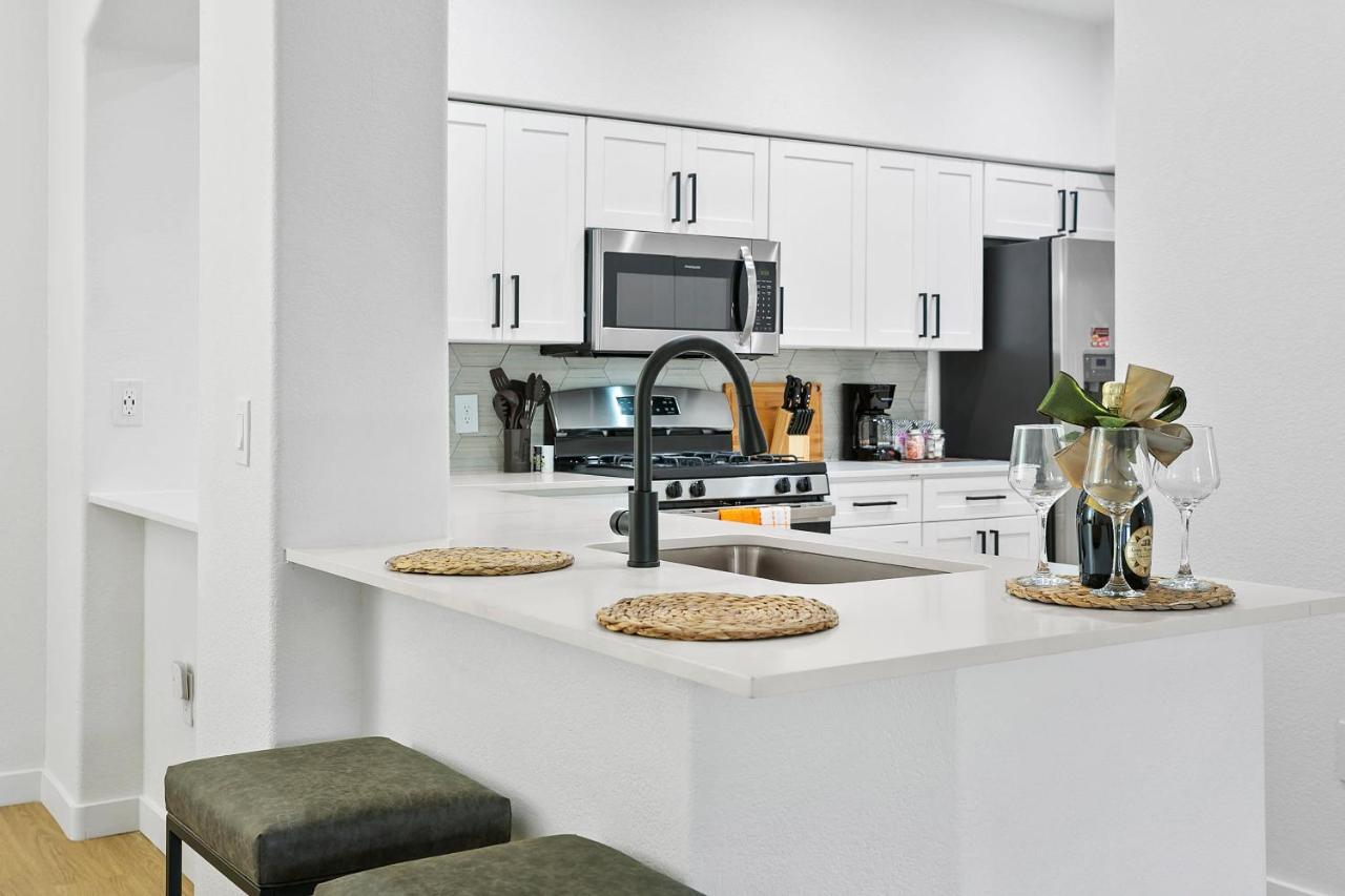 Cozysuites Glendale By The Stadium With Pool 03 المظهر الخارجي الصورة